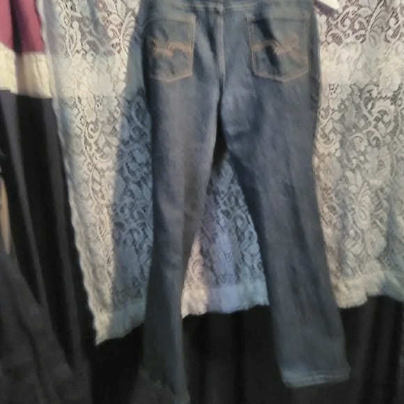 Comfort - Picture 3 of 3